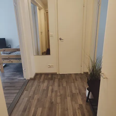 Huoneisto Cozy 1br In - Peaceful Forest Views *